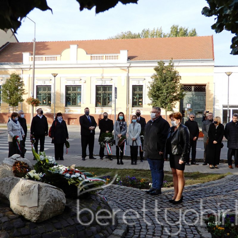 Az '56-os forradalomra emlékeztünk 27